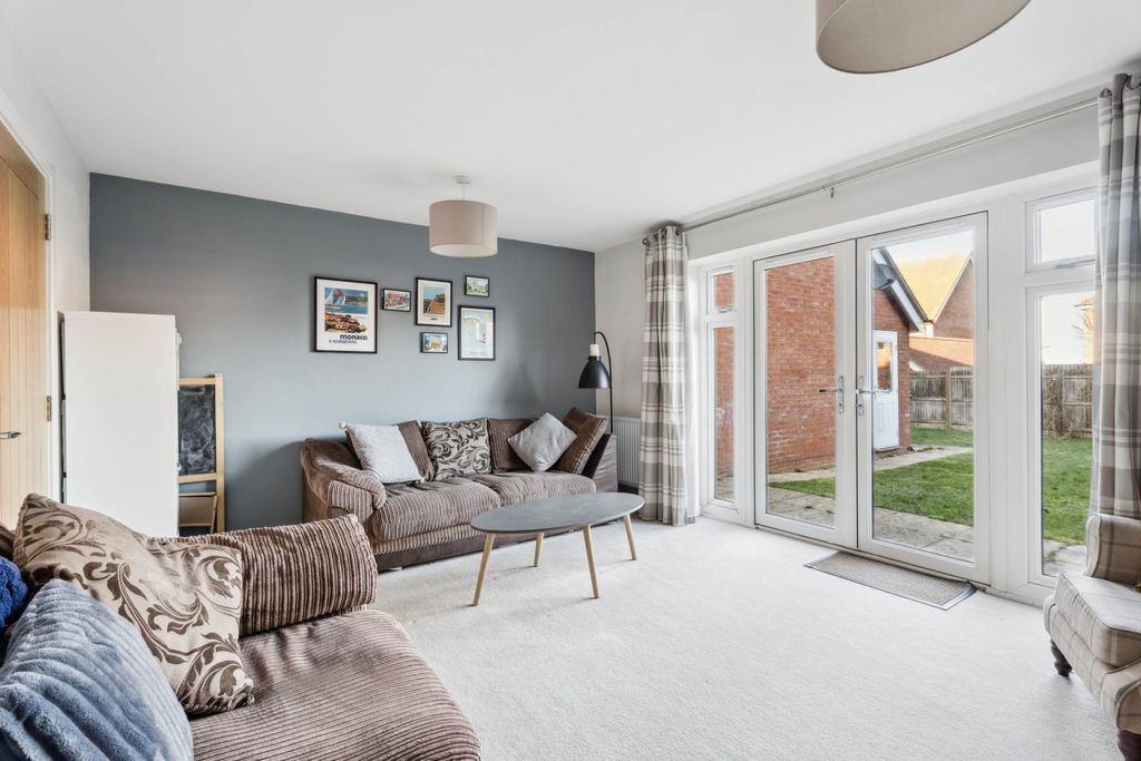 Property photo 2 of 19