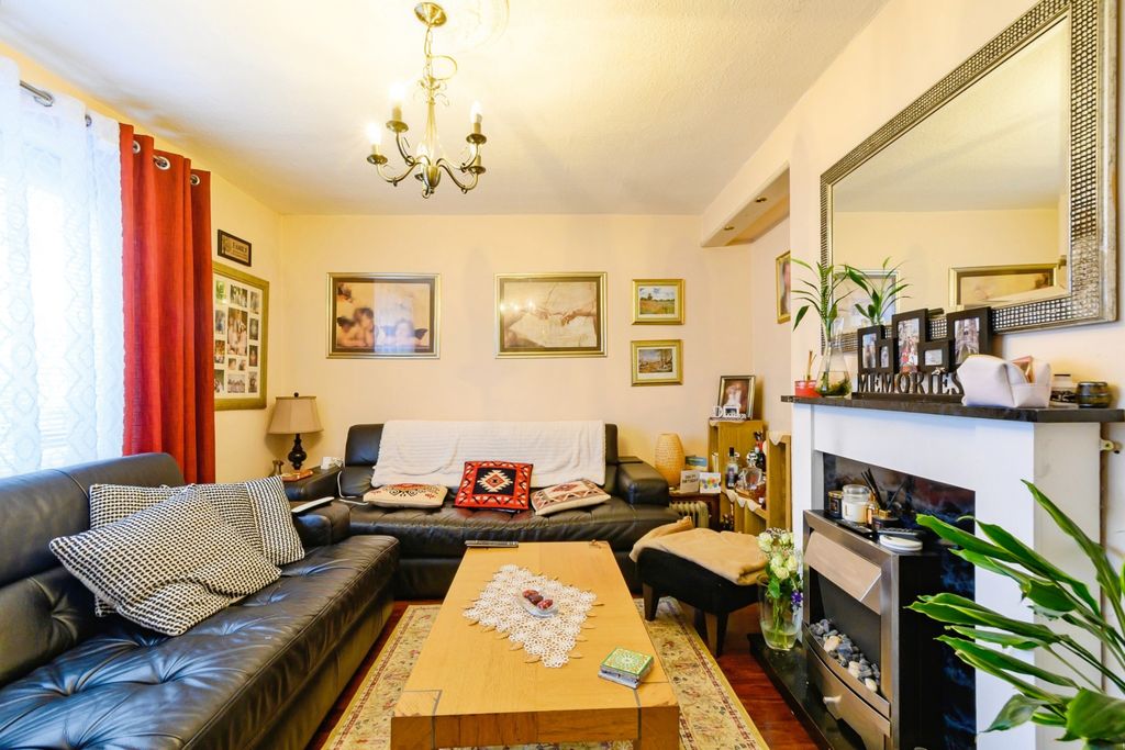 Property photo 3 of 15