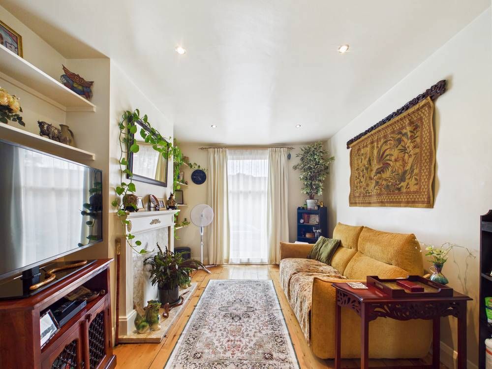 Property photo 2 of 14 Giraffe360-Still011