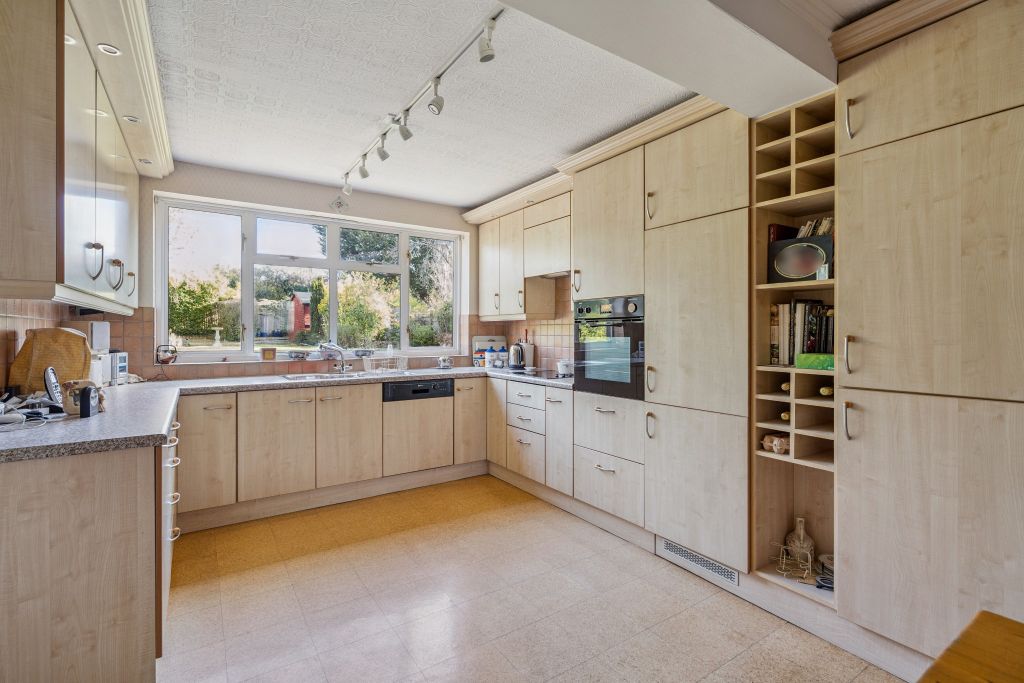 Property photo 3 of 19