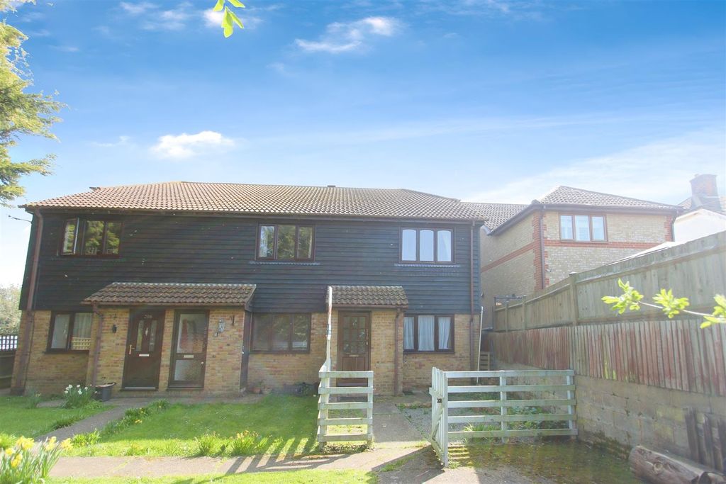 Property photo 2 of 10 External