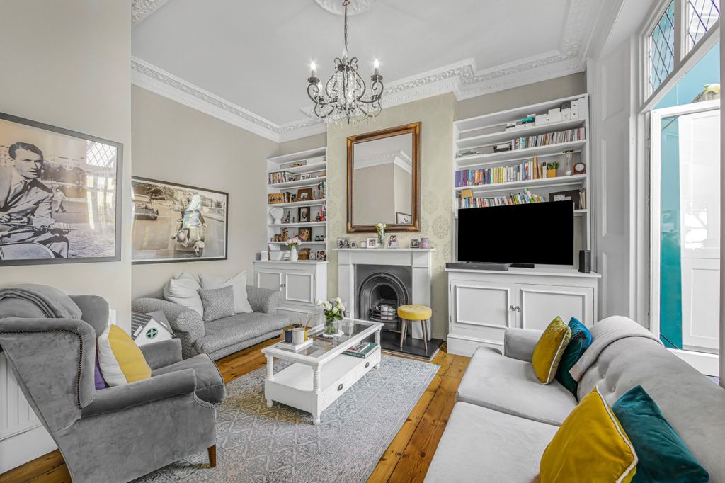 Property photo 1 of 16