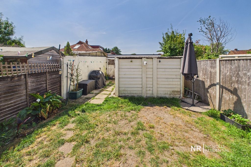Property photo 3 of 15 Garden