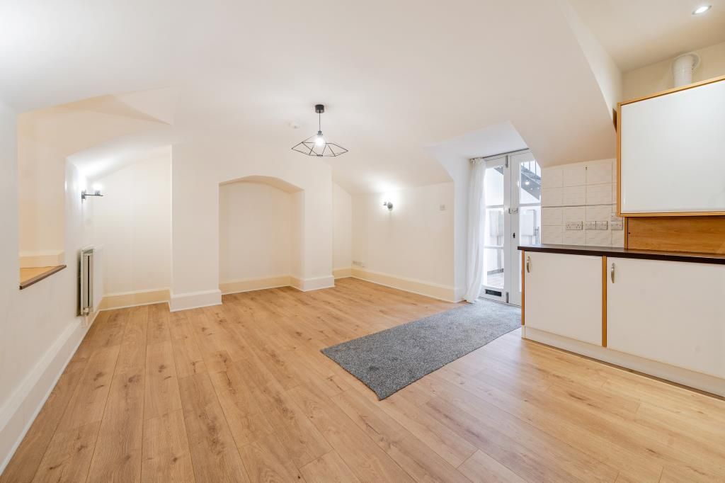 Property photo 3 of 16 Reception/Kitchen