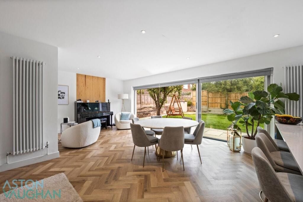 Property photo 3 of 23 4525323