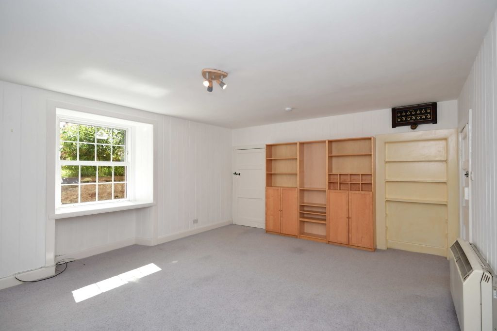Property photo 3 of 9 Photo