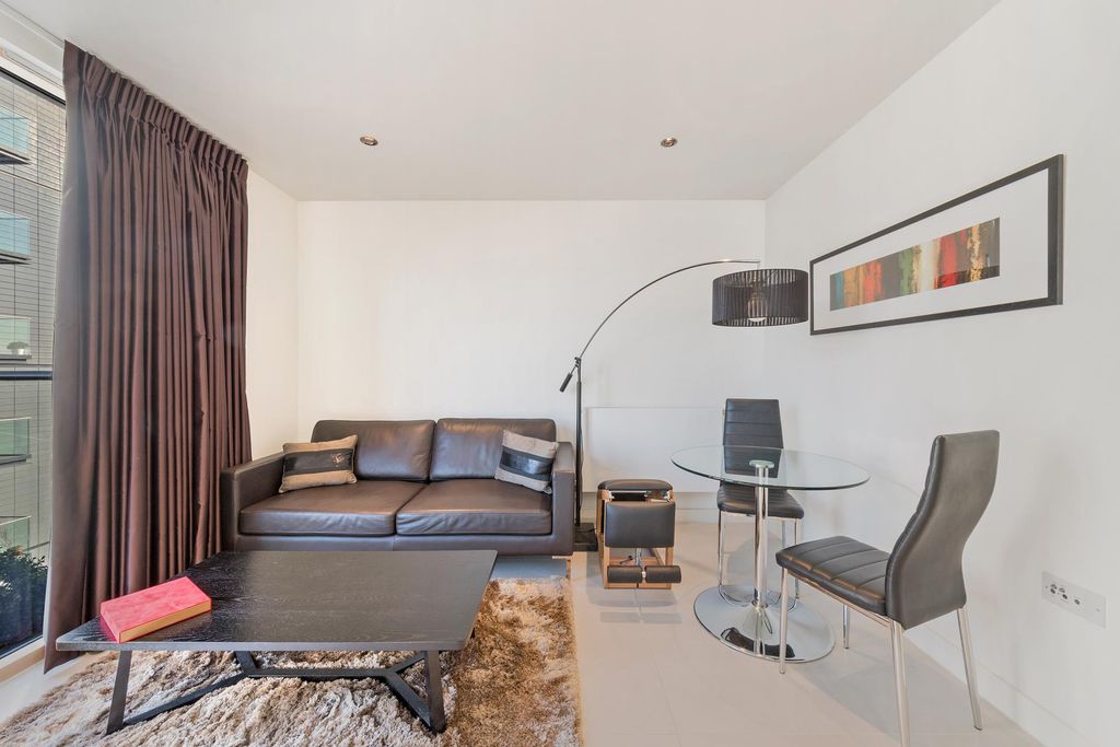 Property photo 3 of 11