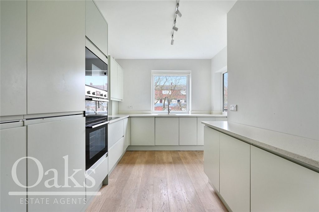 Property photo 3 of 8 Picture No. 06