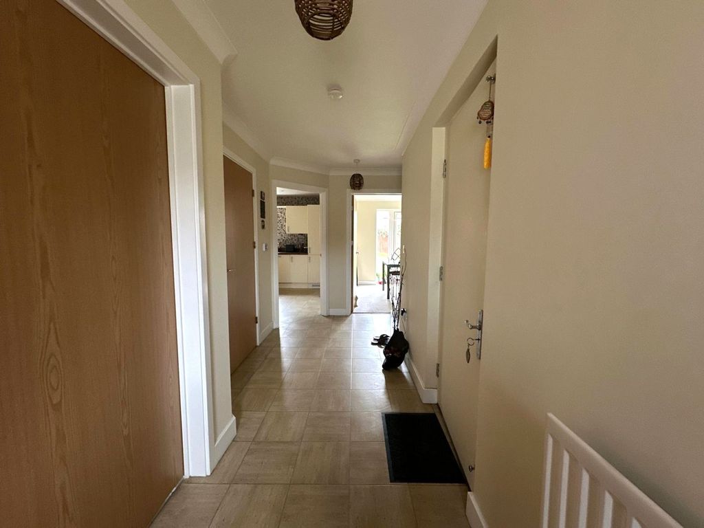 Property photo 3 of 19 Hallway