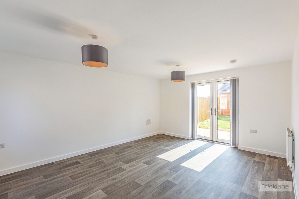 Property photo 2 of 15 Image