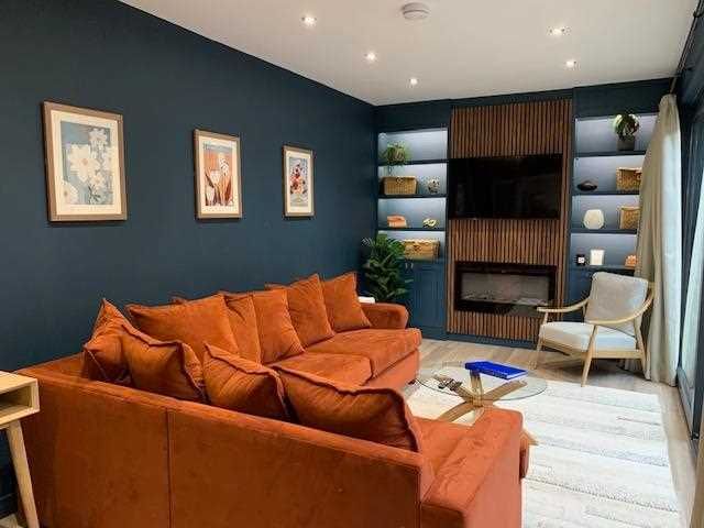 Property photo 3 of 9 Lounge