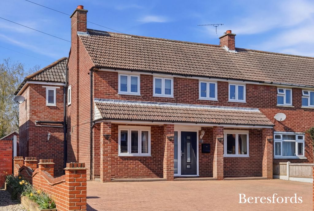 Property photo 1 of 18 Front