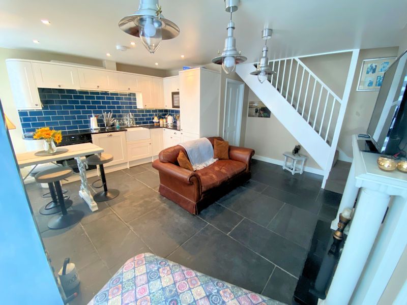 Property photo 2 of 25