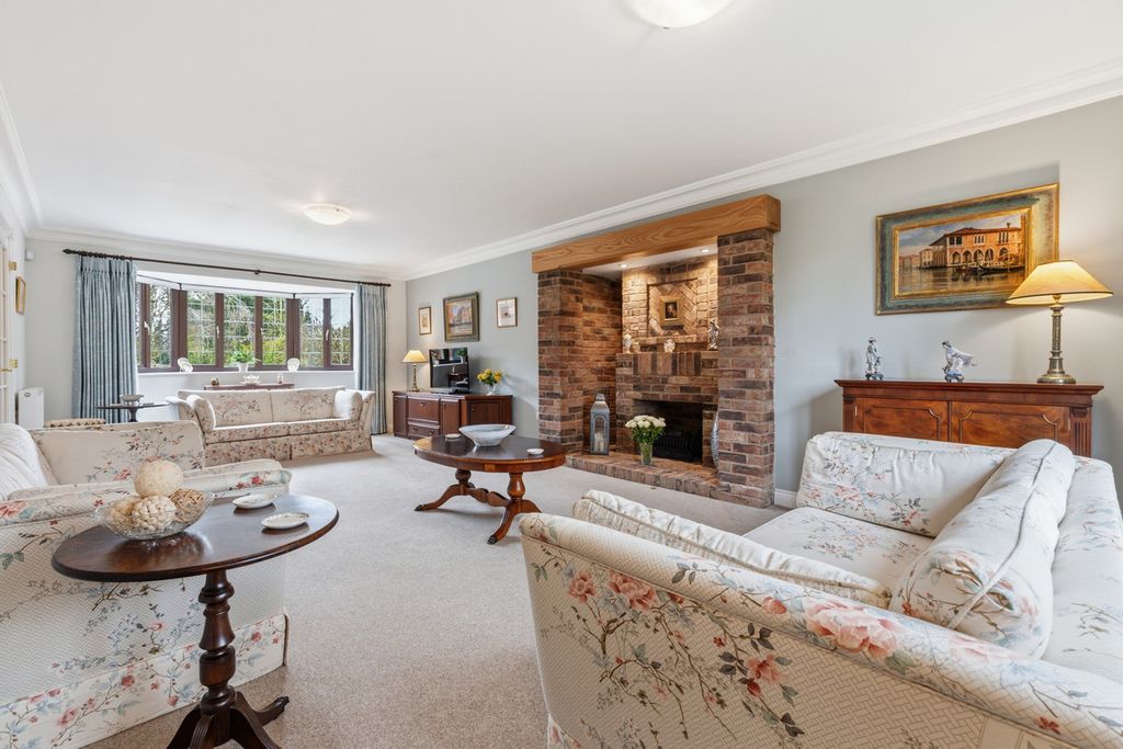 Property photo 3 of 33