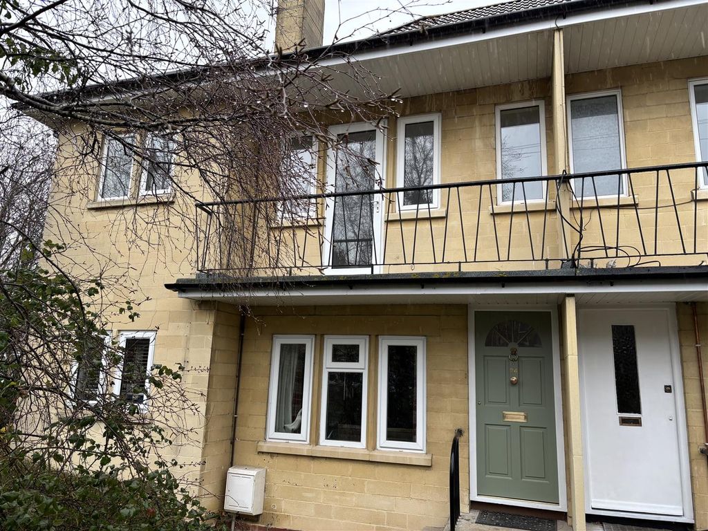 Property photo 1 of 8 Facade