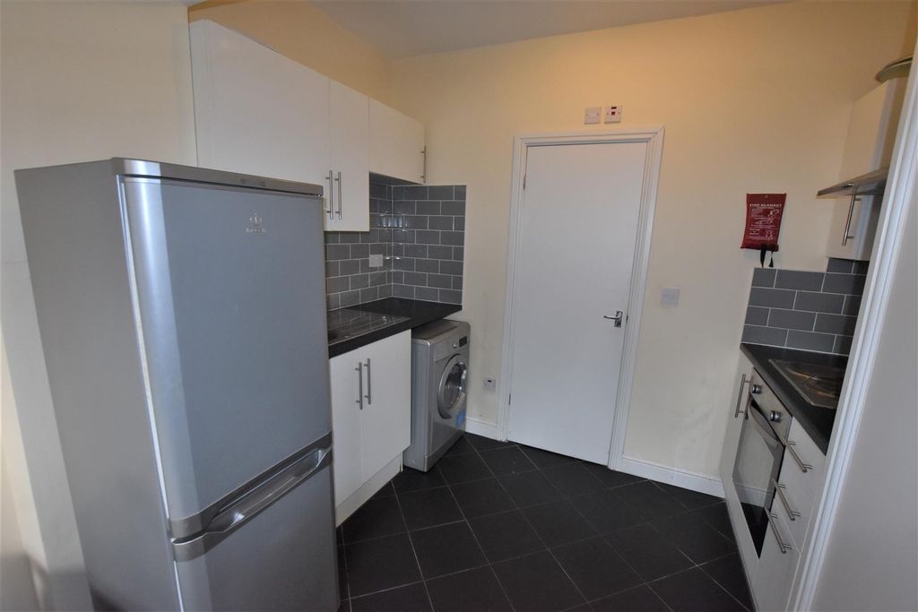 Property photo 1 of 5 Kitchen