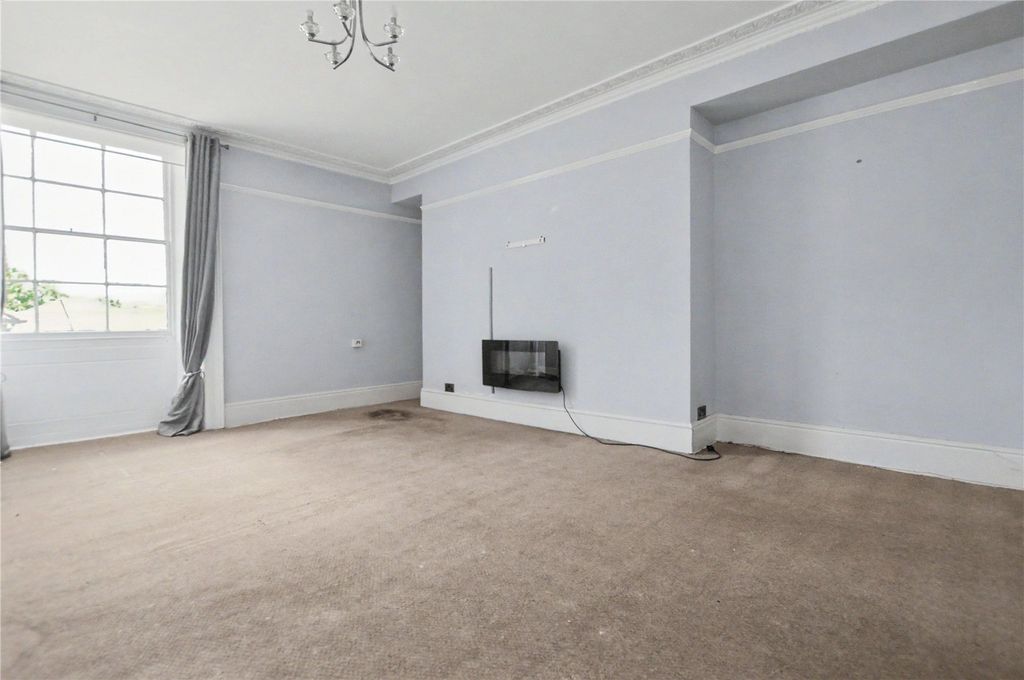 Property photo 2 of 12 Picture No. 01