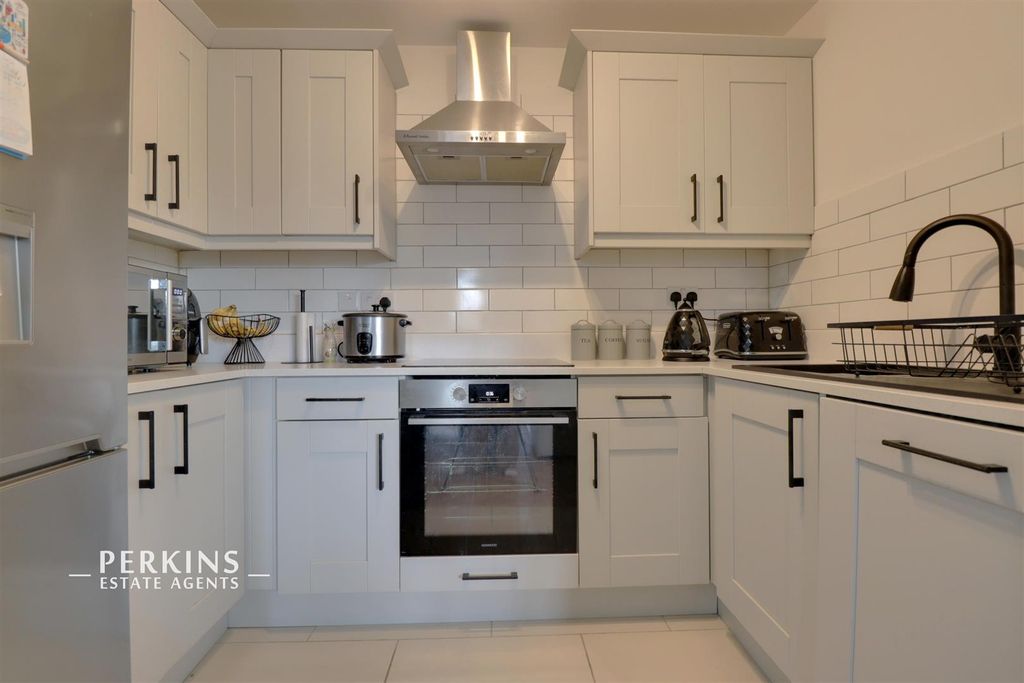 Property photo 3 of 7 Kitchen.Jpg