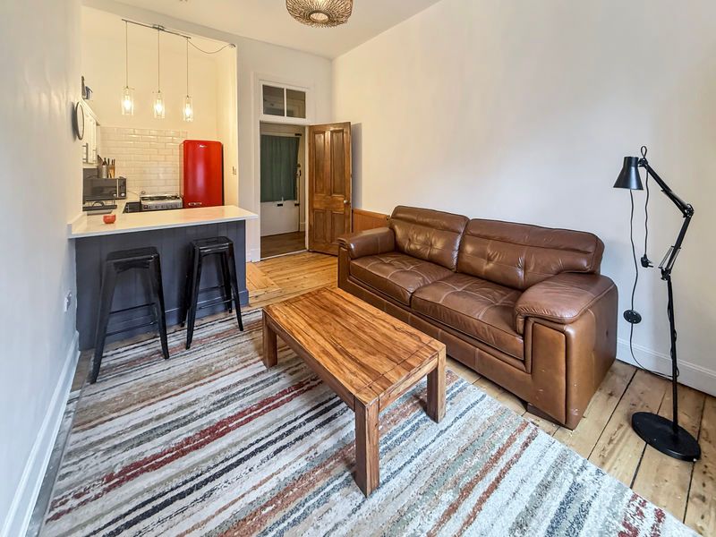 Property photo 3 of 8 Photo 7