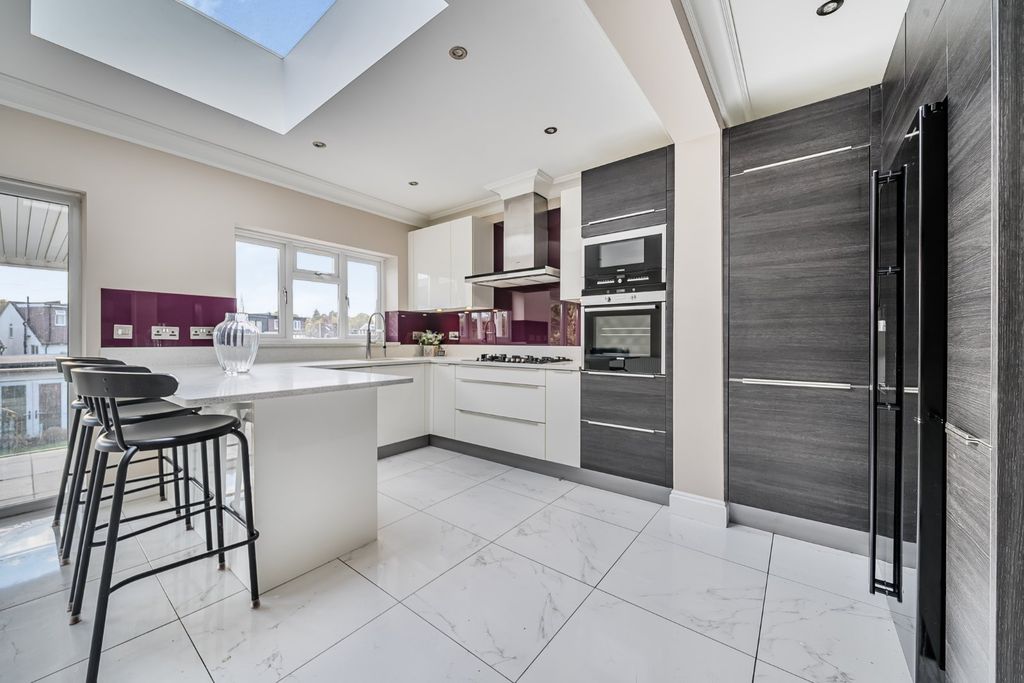 Property photo 2 of 19 Picture No. 08