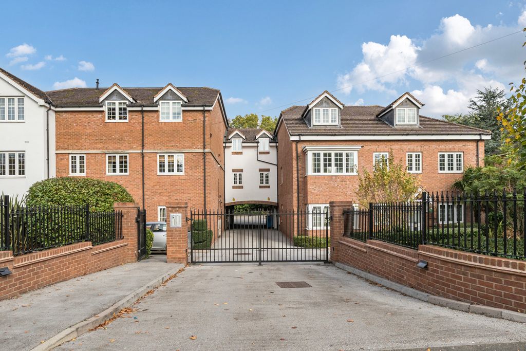 Property photo 1 of 14 Front