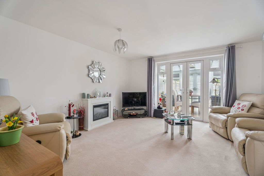 Property photo 2 of 13