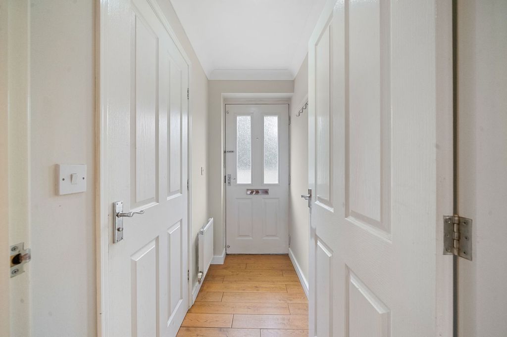 Property photo 2 of 33