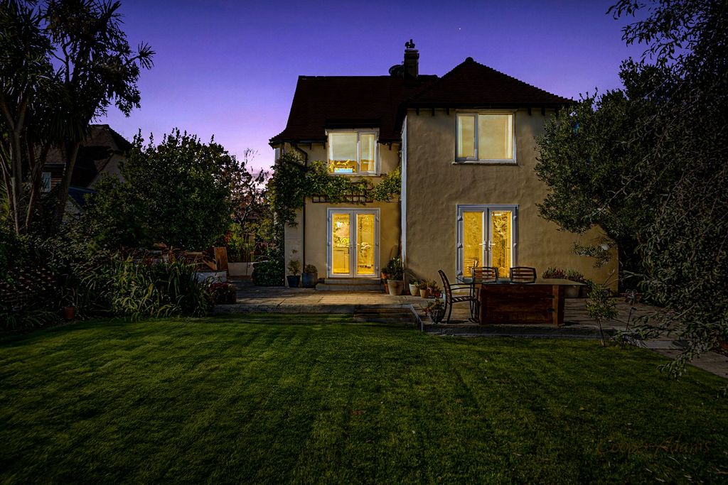 Property photo 2 of 21