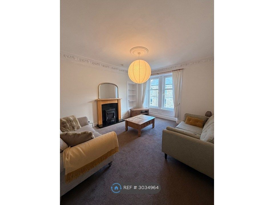 Property photo 2 of 34 Living Room