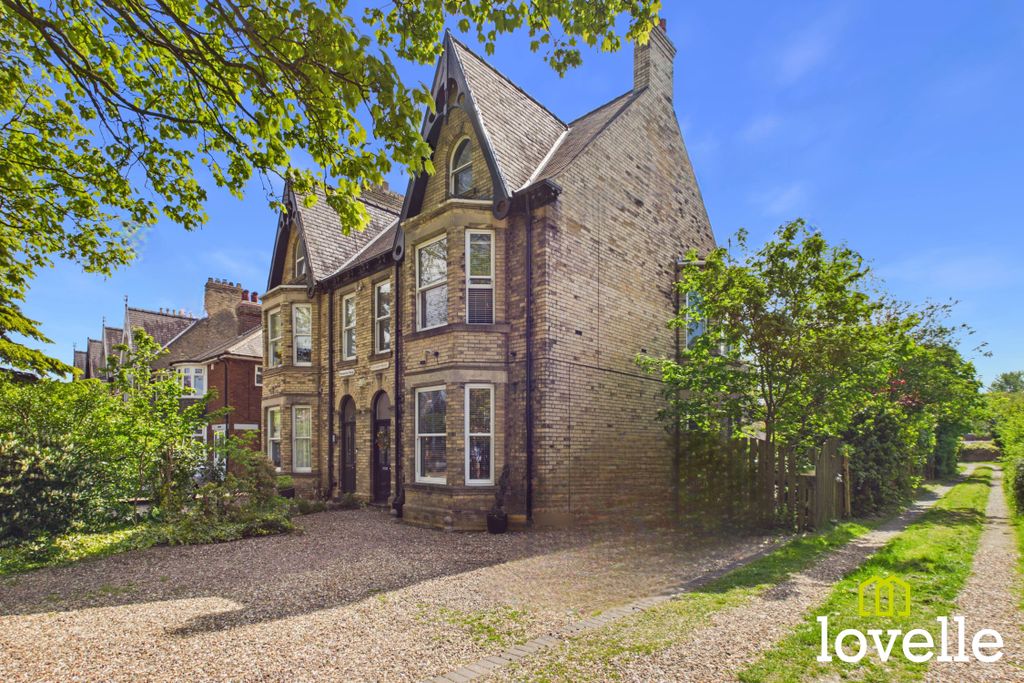 Property photo 1 of 79