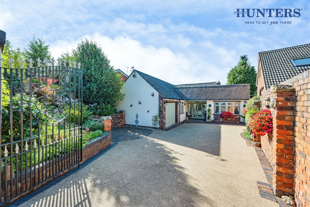 Property photo 1 of 40 Pbox-Img.Jpg