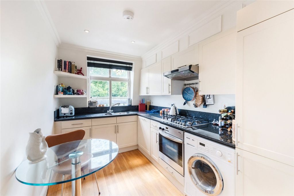 Property photo 2 of 12 Picture No. 29