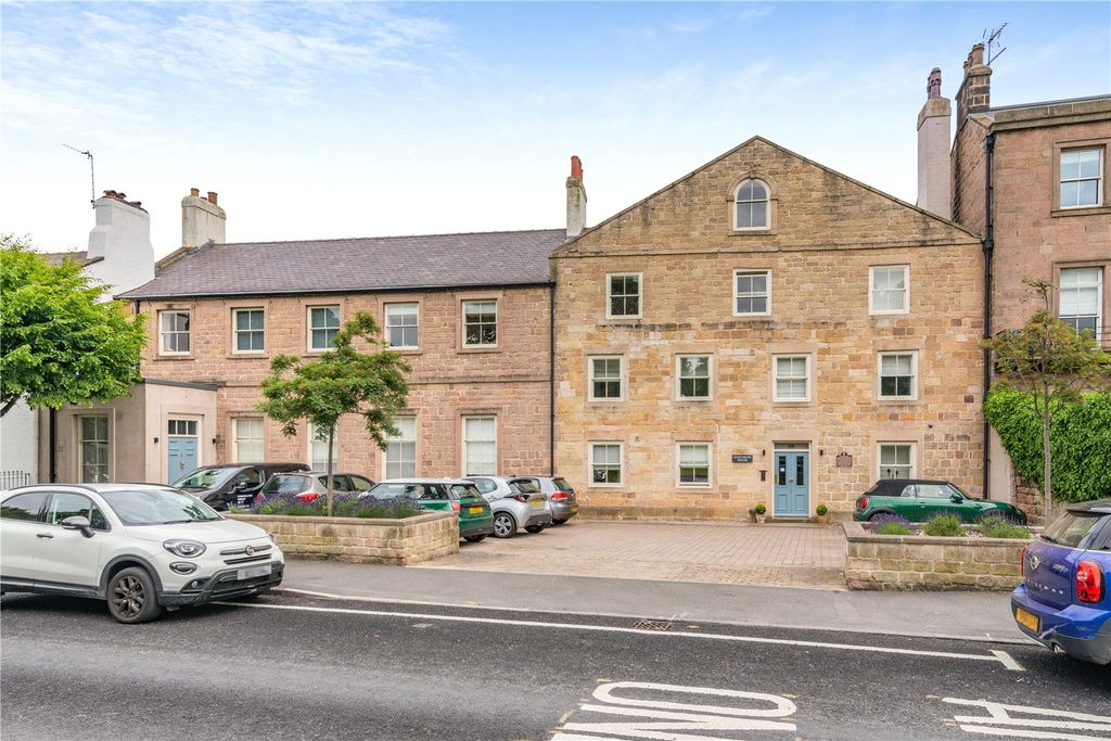 Property photo 1 of 16 External
