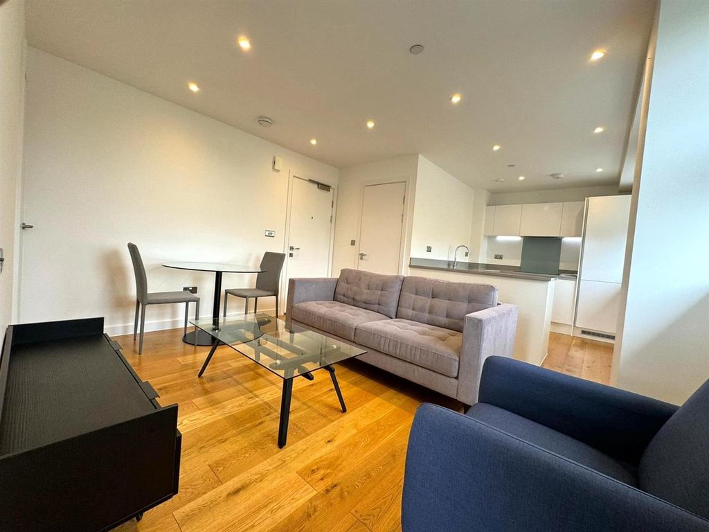 Property photo 1 of 10 Living Room Pic 6.Jpg