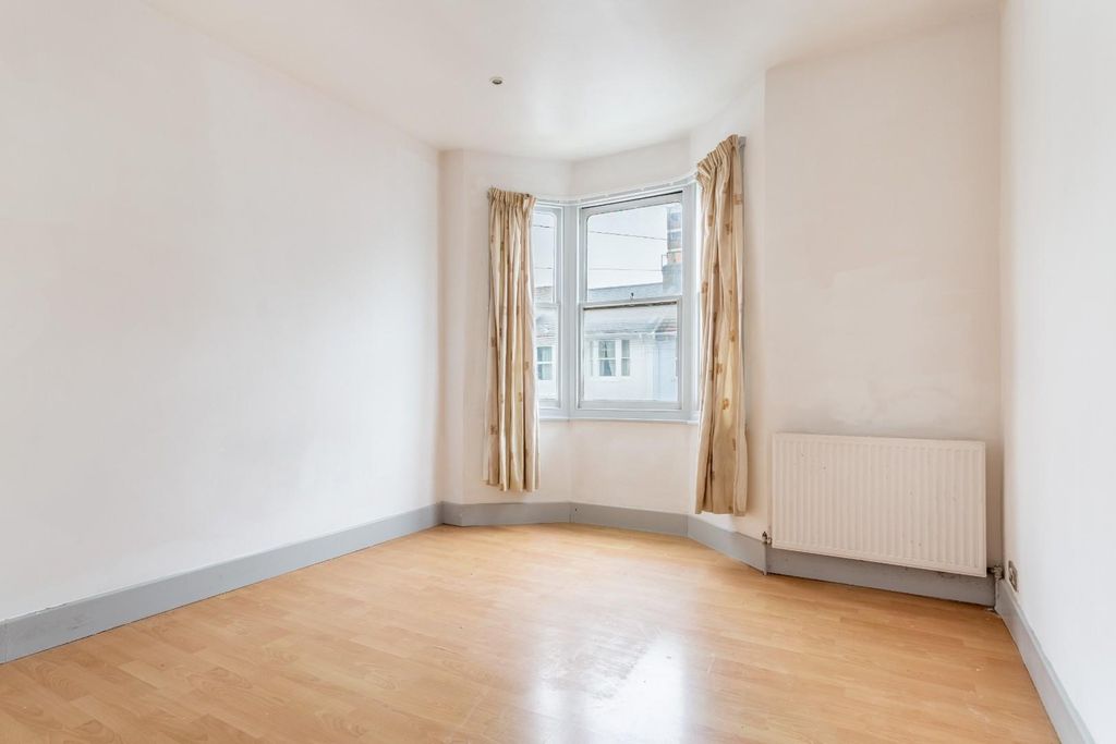 Property photo 2 of 12 Livingstone Road-2.Jpg