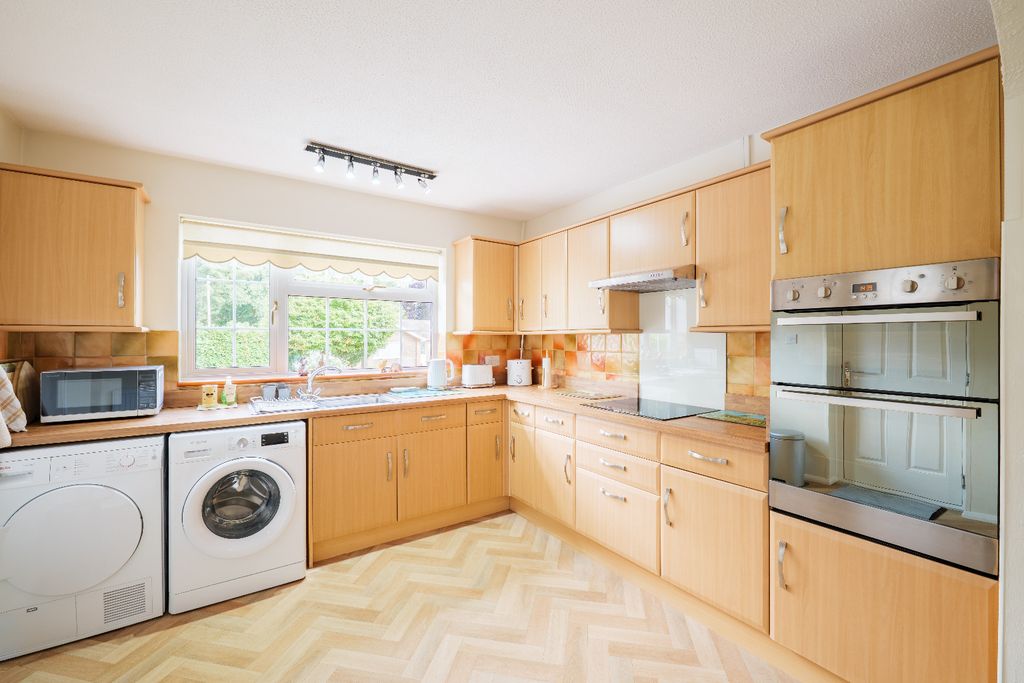Property photo 2 of 20 5354084