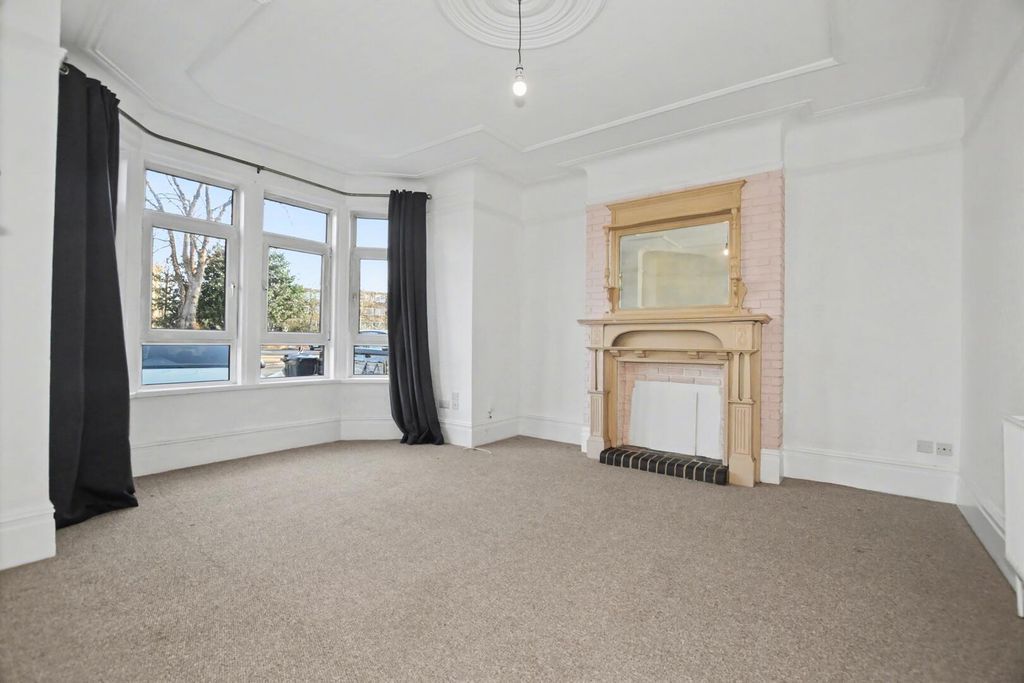 Property photo 2 of 24 Living Room