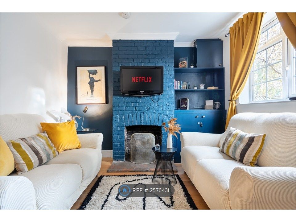 Property photo 2 of 25