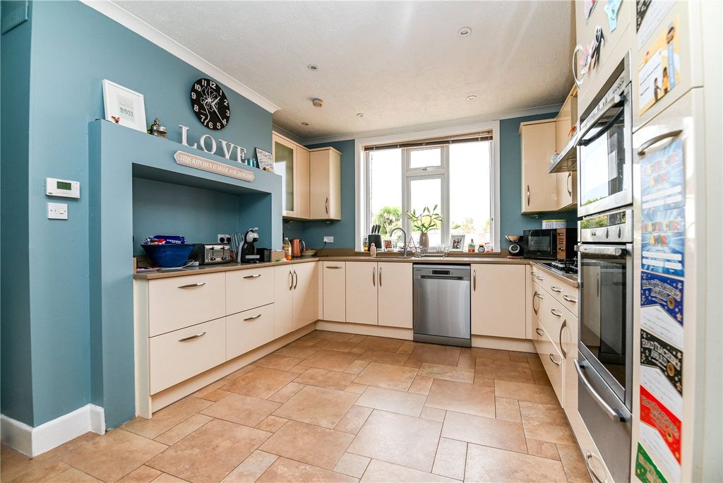 Property photo 2 of 16 Picture No. 04