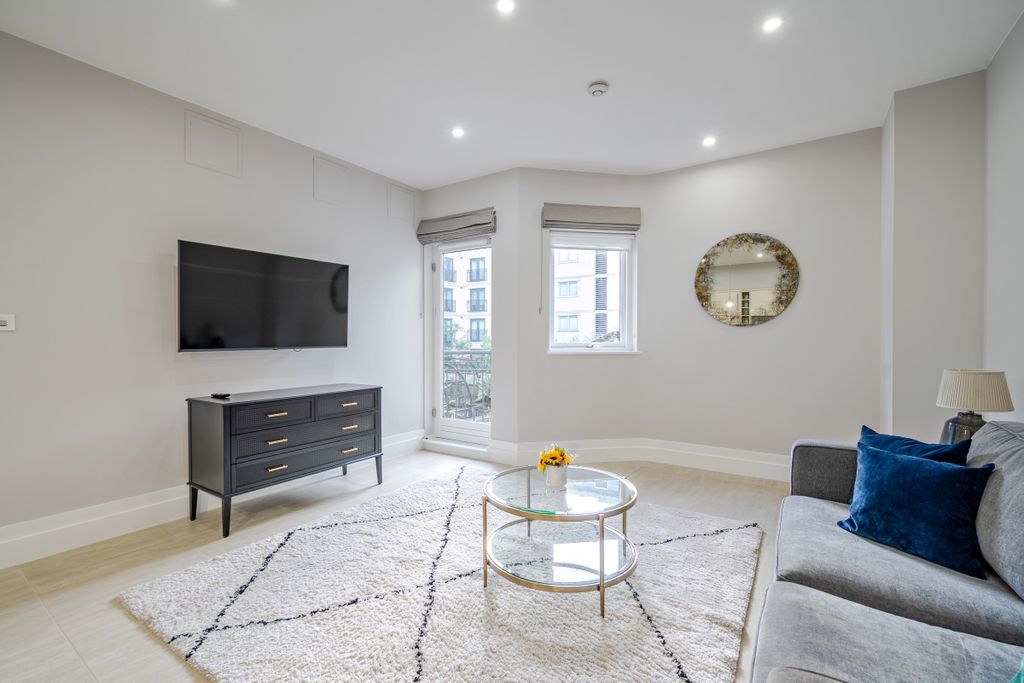 Property photo 2 of 18 1409106-4-698321F...