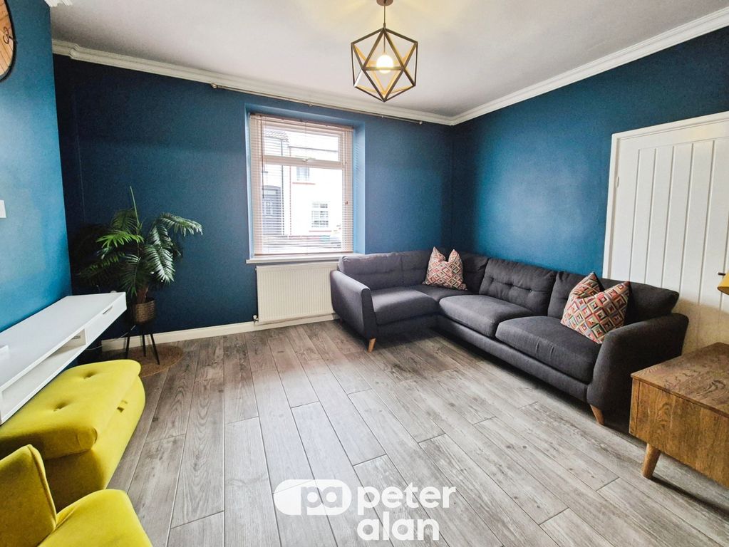 Property photo 2 of 18 Image