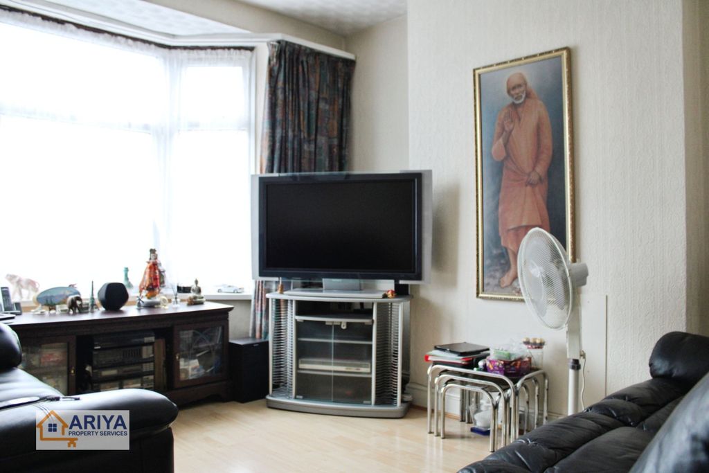 Property photo 2 of 20