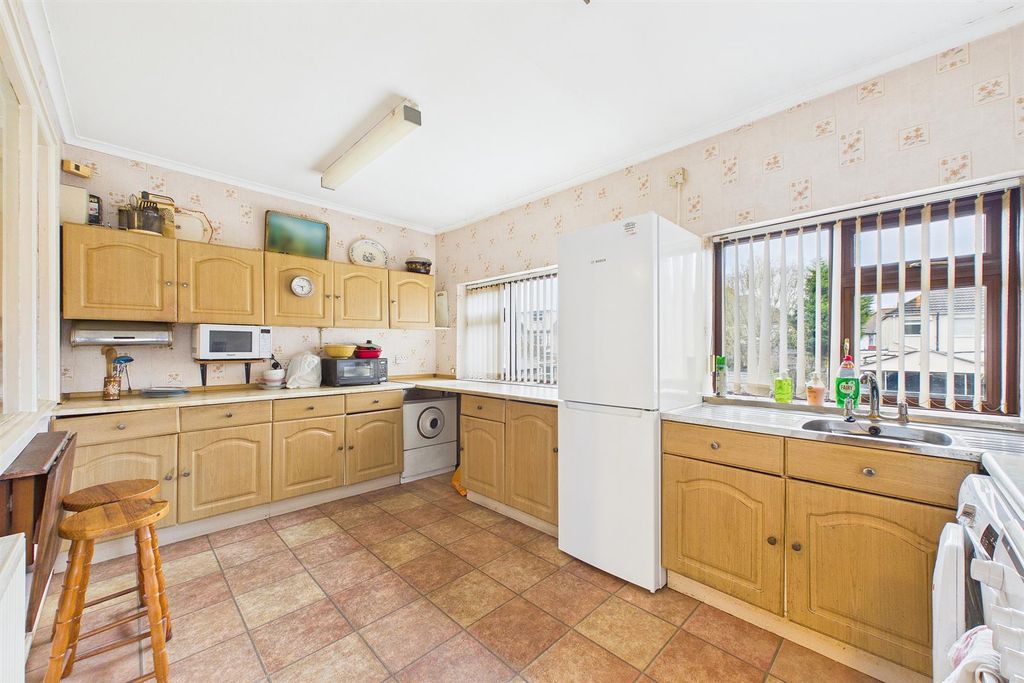 Property photo 2 of 11 Cam03736G0-Pr0228-Still007.Jpg