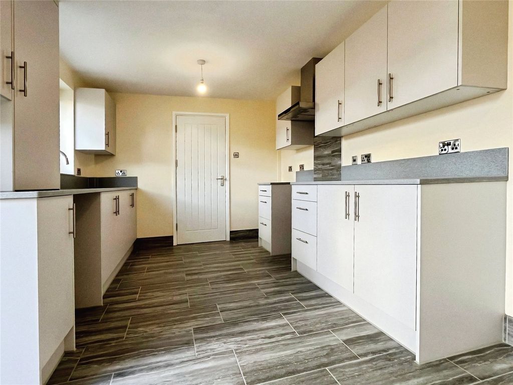 Property photo 2 of 16 Picture No. 06