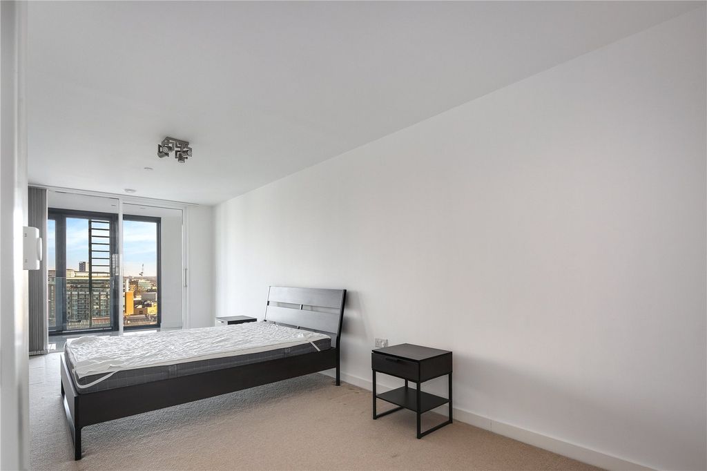 Property photo 3 of 22 Bedroom