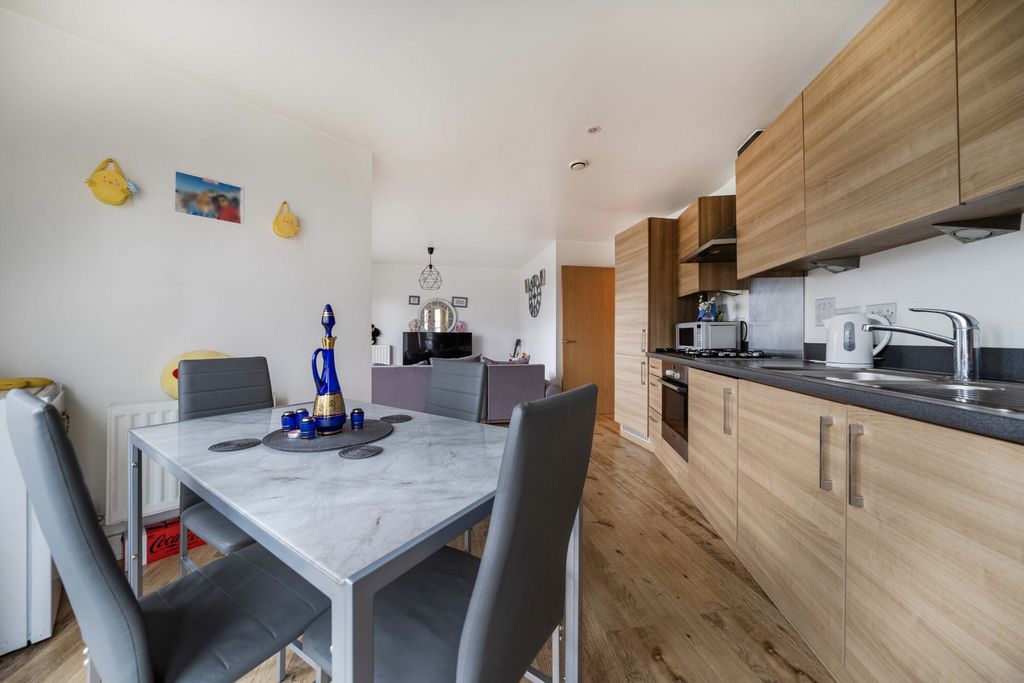 Property photo 3 of 22 Kitchen