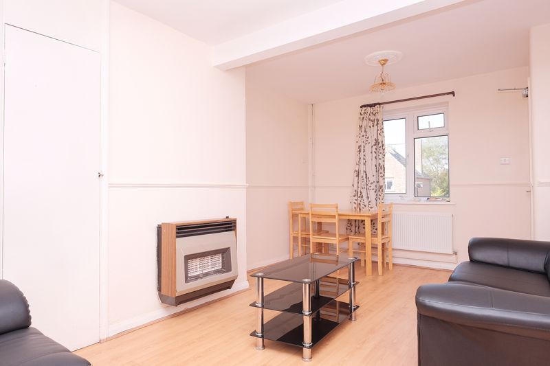 Property photo 3 of 11 Living Room