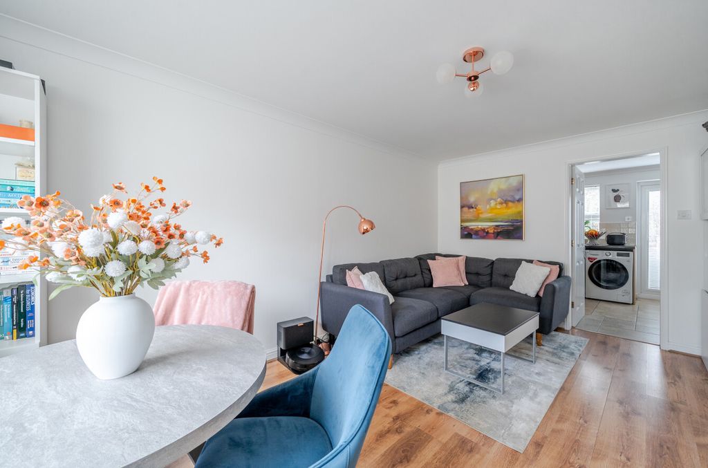 Property photo 3 of 19 1400096-19-696F59...