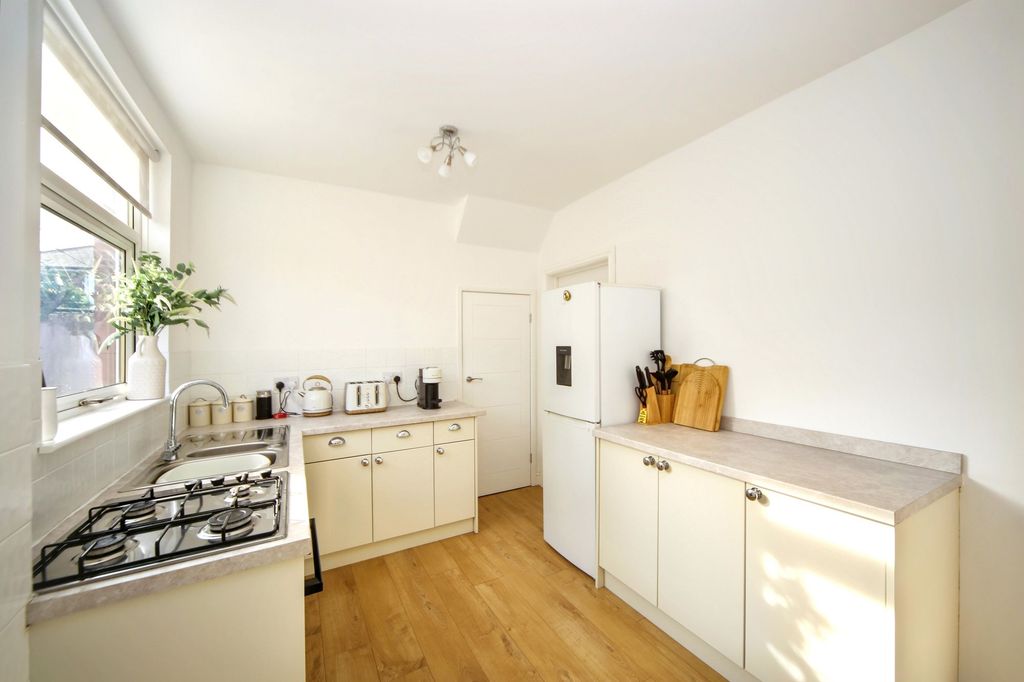 Property photo 3 of 24