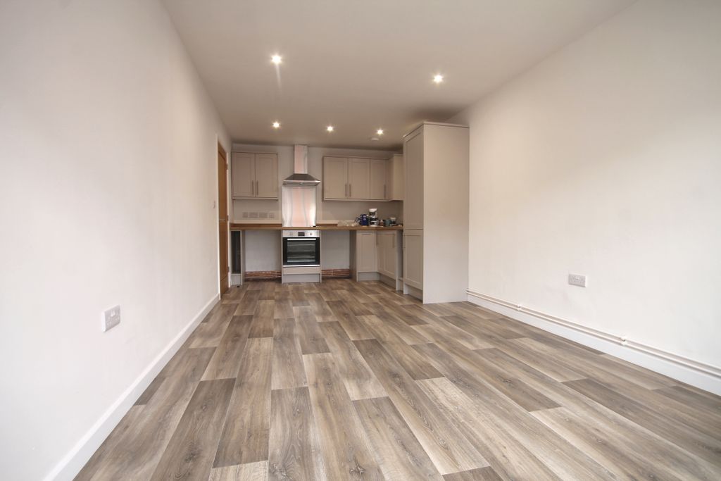 Property photo 1 of 5 Kitchen/Sitting Room